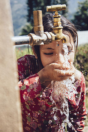 Trinkwasser in Nepal (c) Melanie Haas