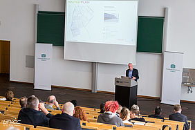 Foto der Präsentation des Masterplans TUC Campus Reichenhainerstraße mit dem Preisträger Verkehrsplanung, Wolfgang Haller