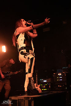 Konzertfoto von Icon For Hire auf Live and Never Die Tour '22