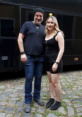 Foto nach dem Interview vorm Tourbus