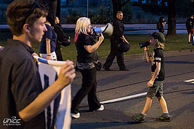 Pro Chemnitz instrumentalisiert einen ca. 8 jährigen Jungen als Einheizer