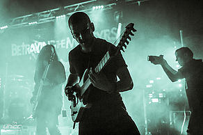 Konzertfoto von Betraying The Martyrs - European Parasite Tour 2019