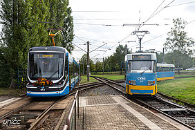 Foto der Einweihung der neuen Škodabahnen