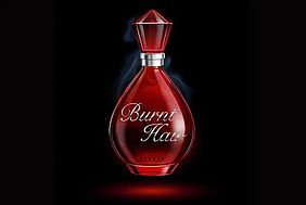luxuriöse rote Parfümflasche mit verschnörkeltem "Burnt Hair" Schriftzug vor schwarzem Hintergrund