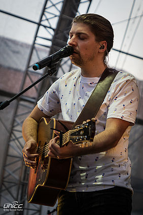 Philipp Poisel auf dem Chemnitzer Theaterplatz