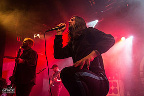 Konzertfoto von While She Sleeps auf der So What? Tour 2019