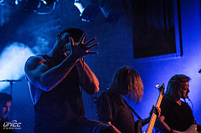 Konzertfoto von Rising Insane auf der Fully Automatic Tour 2018