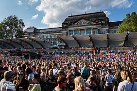 Knapp 10.000 Fans warten auf Wincent Weiss