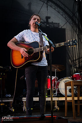 Philipp Poisel auf dem Chemnitzer Theaterplatz