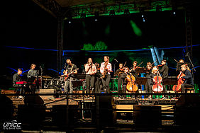 Rock´n´String auf der Bühne im Eisenbahnmuseum